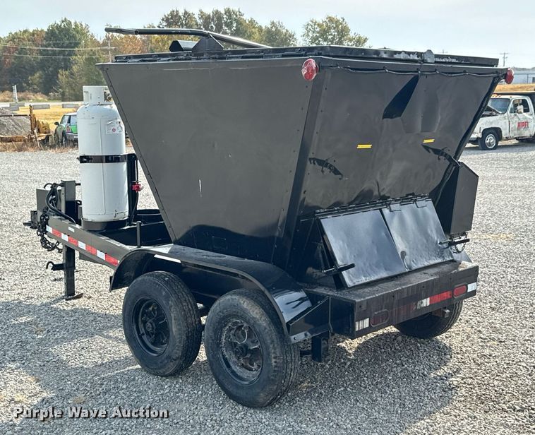 image for item DU9503 Roadmaster 300J asphalt trailer