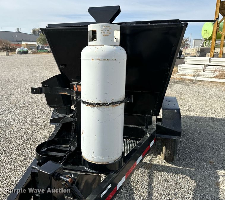 image for item DU9503 Roadmaster 300J asphalt trailer