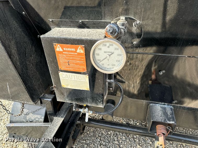 image for item DU9503 Roadmaster 300J asphalt trailer