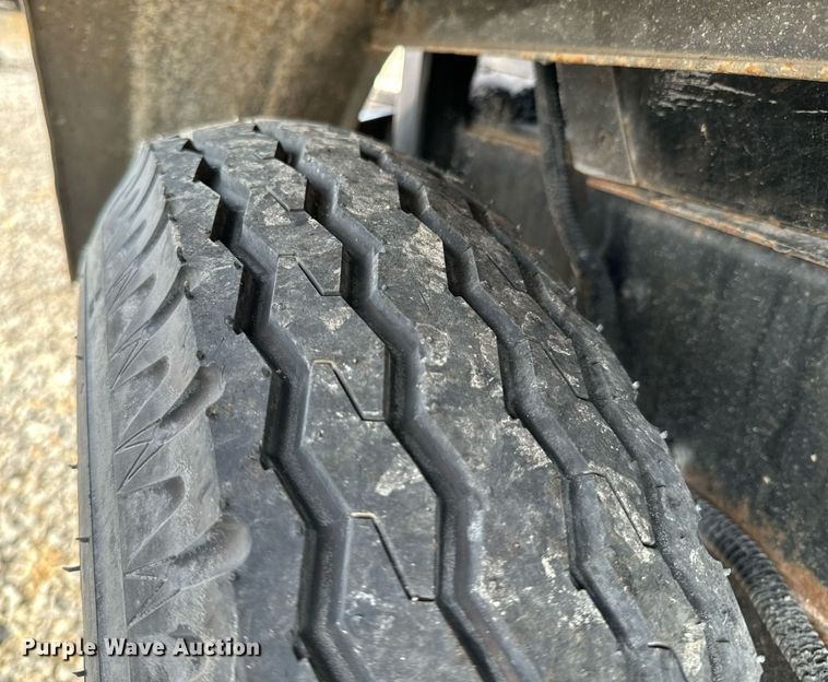 image for item DU9503 Roadmaster 300J asphalt trailer