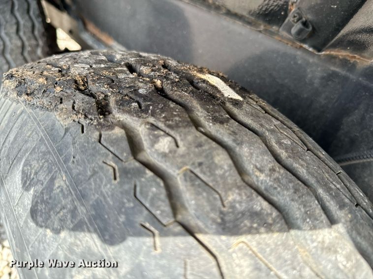 image for item DU9503 Roadmaster 300J asphalt trailer