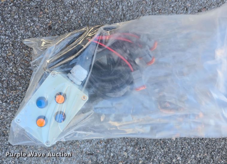 image for item DV0013 2024 Handy Attachments HSD96 skid steer dozer blade