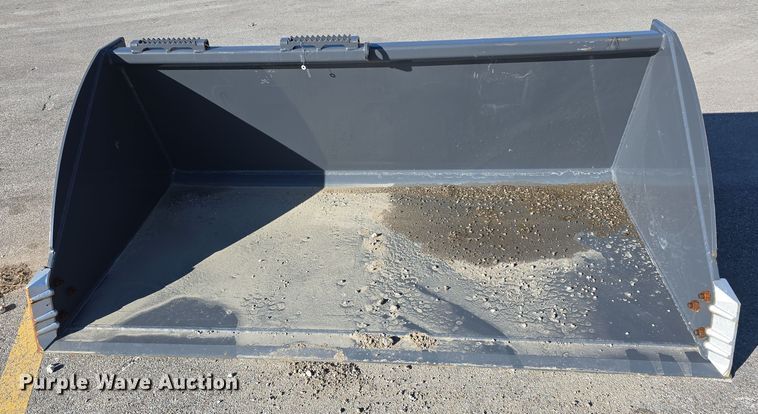 image for item DV0015 2023 Raptor Attachments SS-MPB-72-SM skid steer bucket