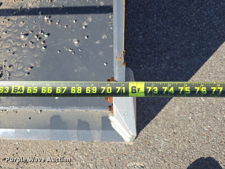 image for item DV0015 2023 Raptor Attachments SS-MPB-72-SM skid steer bucket