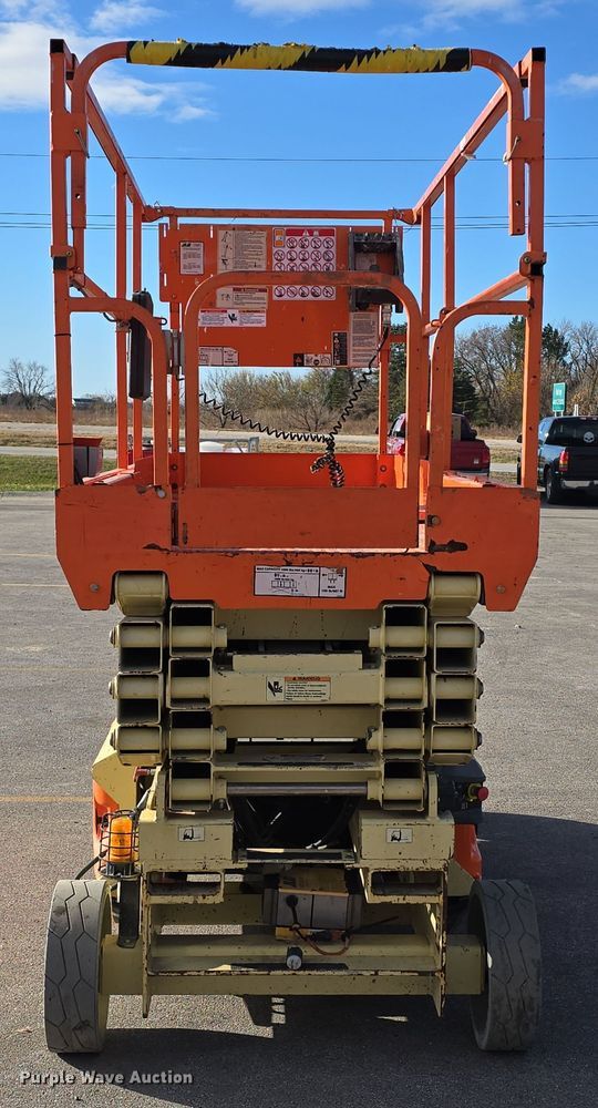 image for item DV0022 2017 JLG 2646 ES scissor lift