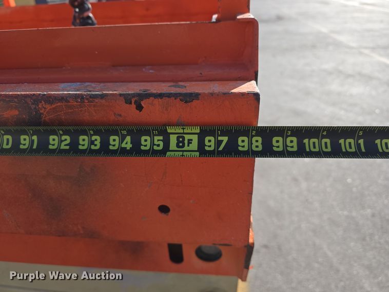 image for item DV0022 2017 JLG 2646 ES scissor lift
