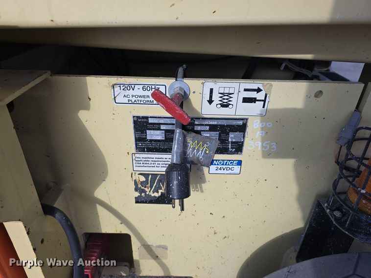 image for item DV0022 2017 JLG 2646 ES scissor lift