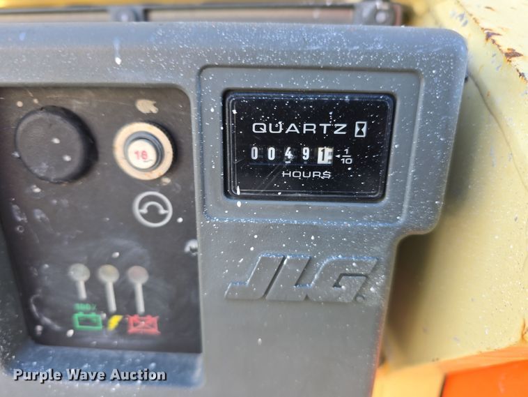 image for item DV0022 2017 JLG 2646 ES scissor lift