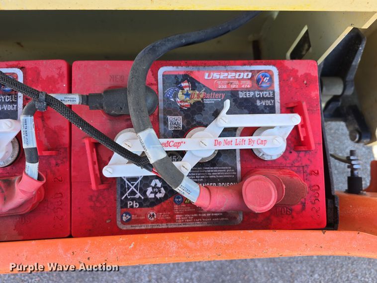 image for item DV0022 2017 JLG 2646 ES scissor lift