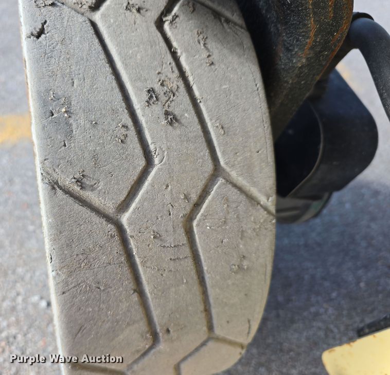 image for item DV0022 2017 JLG 2646 ES scissor lift