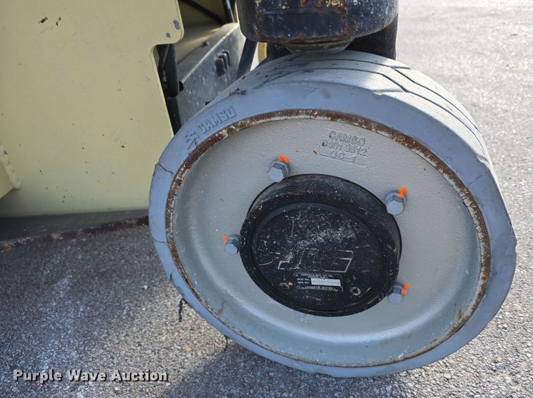 image for item DV0022 2017 JLG 2646 ES scissor lift