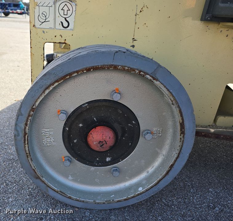 image for item DV0022 2017 JLG 2646 ES scissor lift