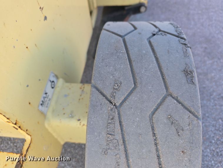 image for item DV0022 2017 JLG 2646 ES scissor lift