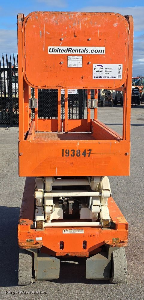 image for item DV0023 2017 Snorkel S3219E scissor lift