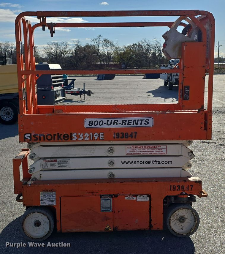 image for item DV0023 2017 Snorkel S3219E scissor lift