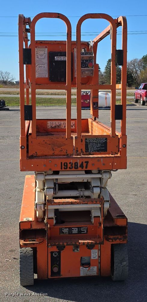 image for item DV0023 2017 Snorkel S3219E scissor lift