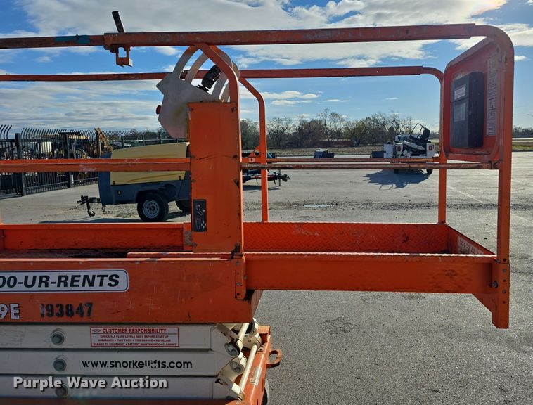 image for item DV0023 2017 Snorkel S3219E scissor lift