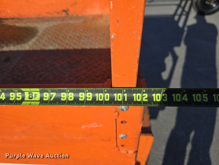 image for item DV0023 2017 Snorkel S3219E scissor lift