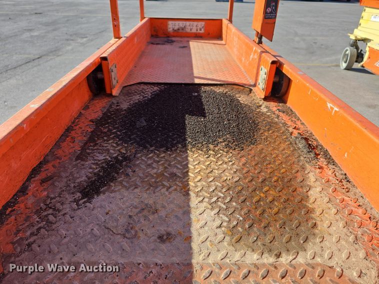 image for item DV0023 2017 Snorkel S3219E scissor lift