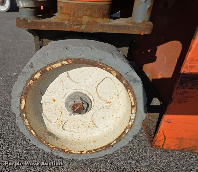 image for item DV0023 2017 Snorkel S3219E scissor lift