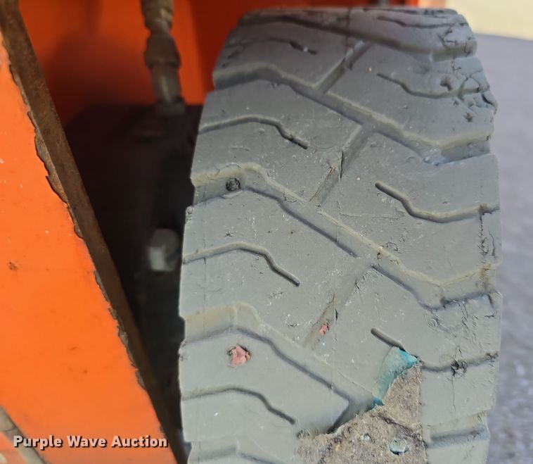 image for item DV0023 2017 Snorkel S3219E scissor lift