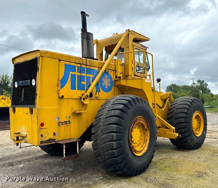 image for item DV5840 1974 Michigan  280 dozer