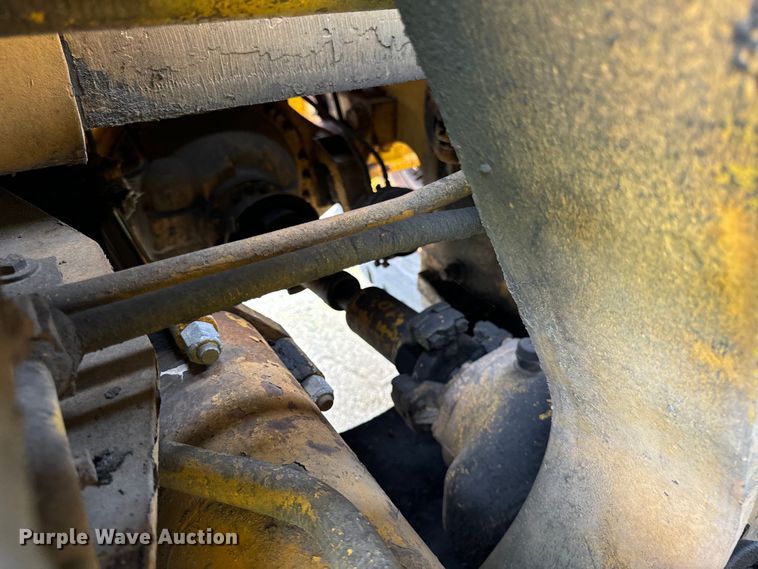 image for item DV5840 1974 Michigan  280 dozer