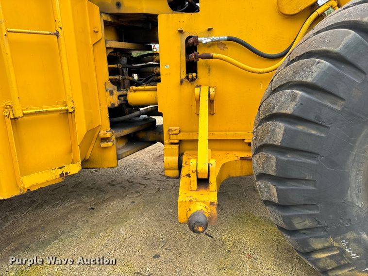 image for item DV5840 1974 Michigan  280 dozer