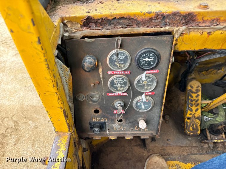 image for item DV5840 1974 Michigan  280 dozer