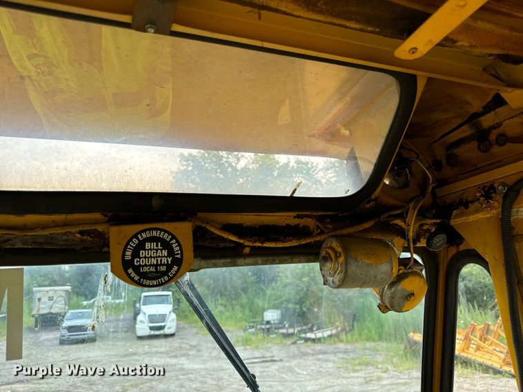 image for item DV5840 1974 Michigan  280 dozer