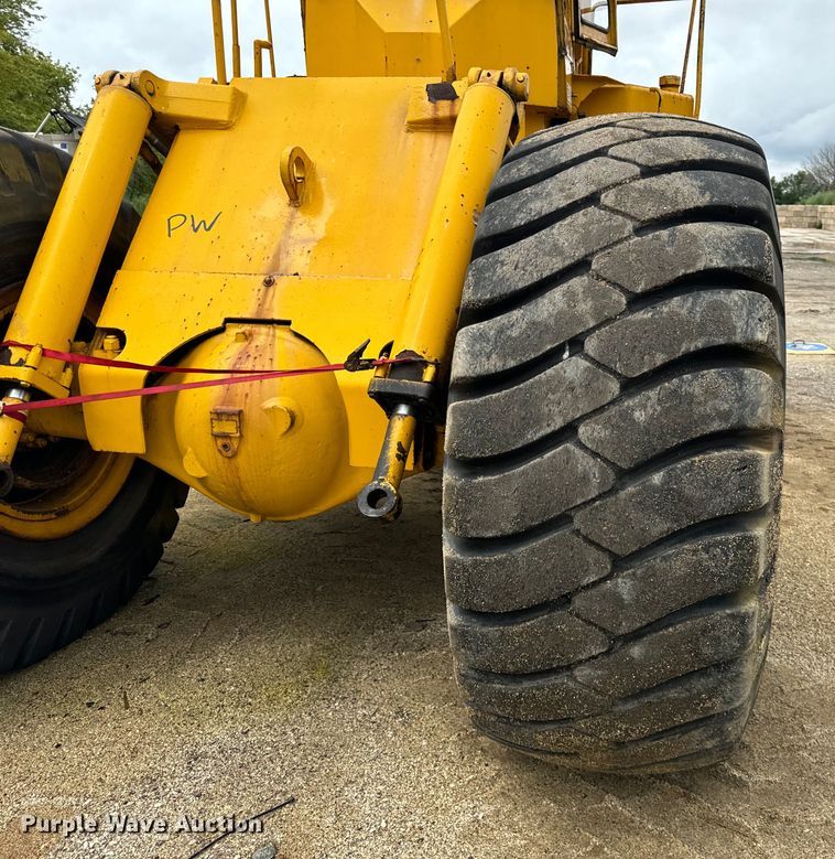 image for item DV5840 1974 Michigan  280 dozer