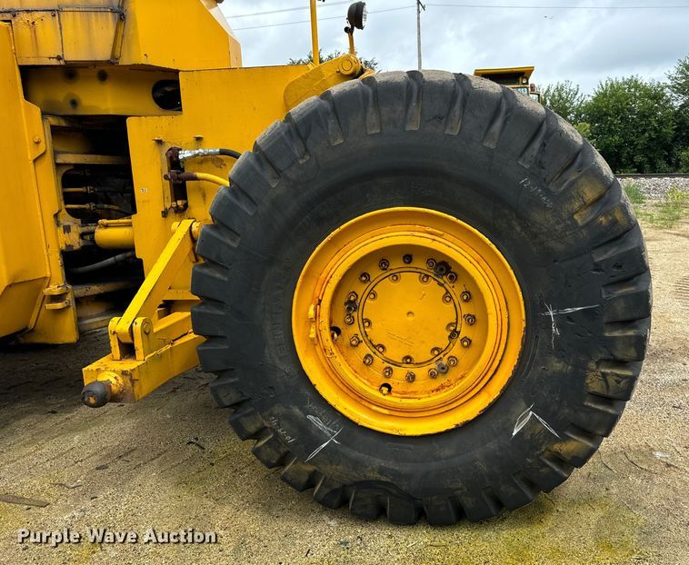 image for item DV5840 1974 Michigan  280 dozer