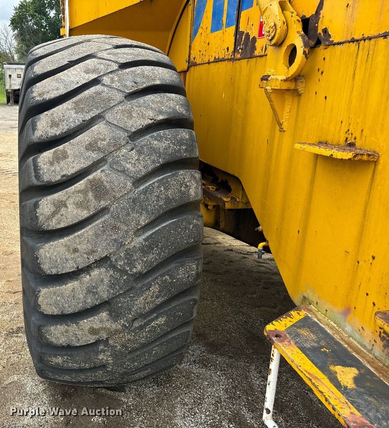 image for item DV5840 1974 Michigan  280 dozer