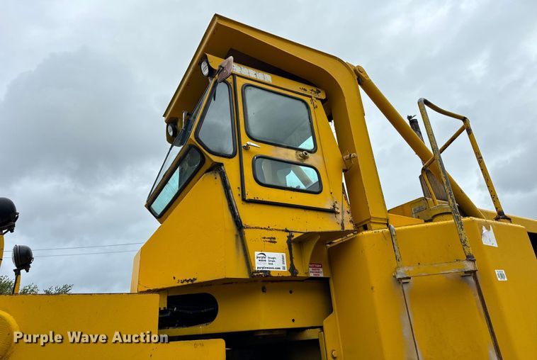 image for item DV5841 Michigan 280 dozer
