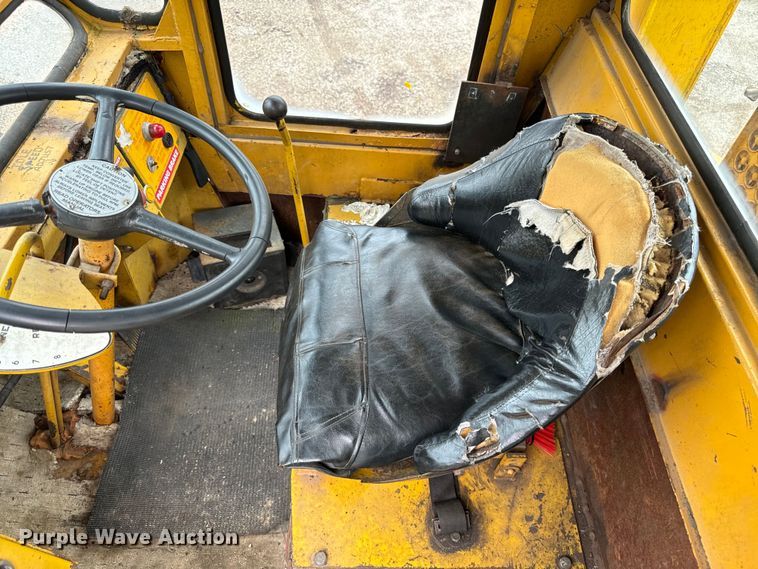 image for item DV5841 Michigan 280 dozer