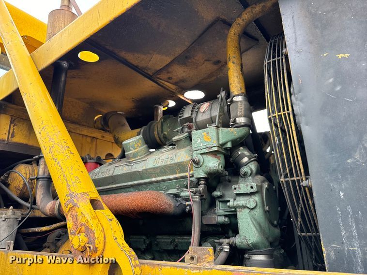 image for item DV5841 Michigan 280 dozer