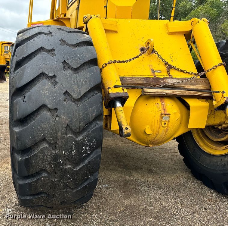 image for item DV5841 Michigan 280 dozer
