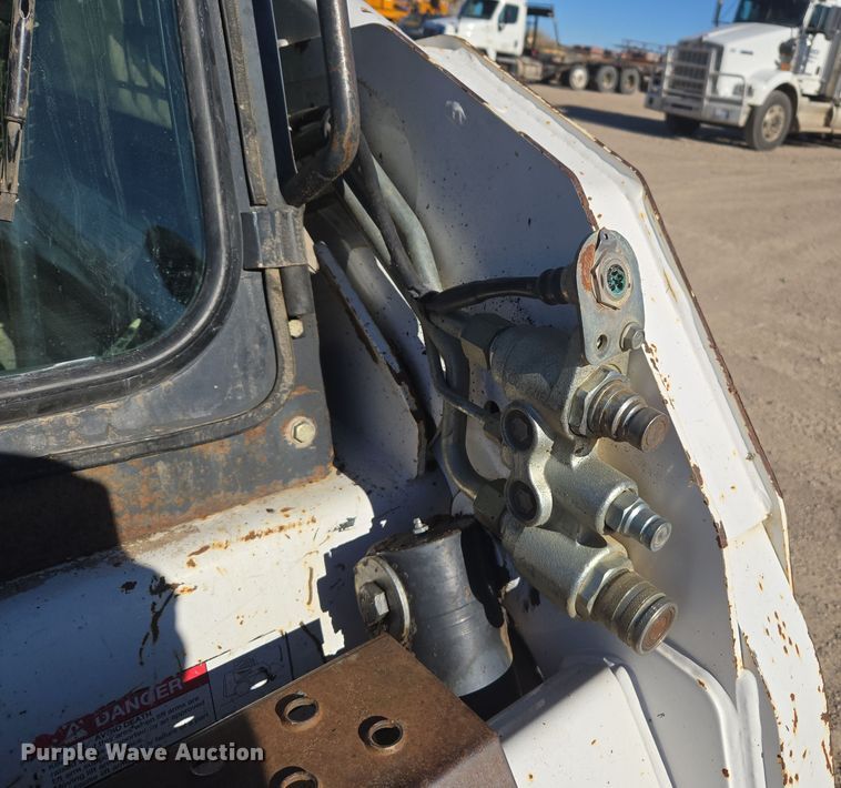 image for item DV6554 2008 Bobcat S185 skid steer loader