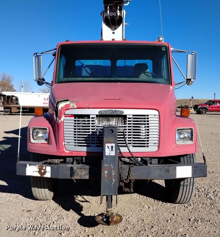 image for item DV6558 1995 Freightliner FL80 crane truck