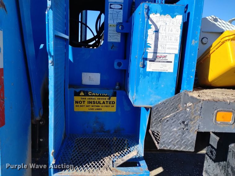 image for item DV6558 1995 Freightliner FL80 crane truck