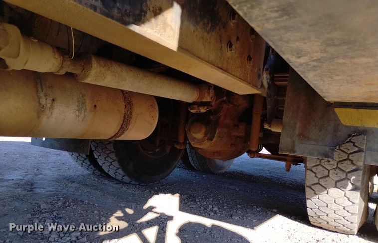 image for item DV6558 1995 Freightliner FL80 crane truck