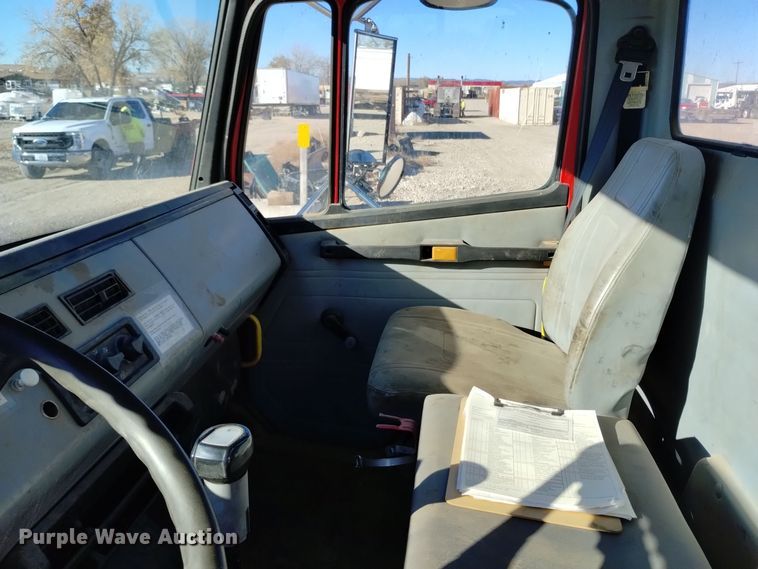 image for item DV6558 1995 Freightliner FL80 crane truck