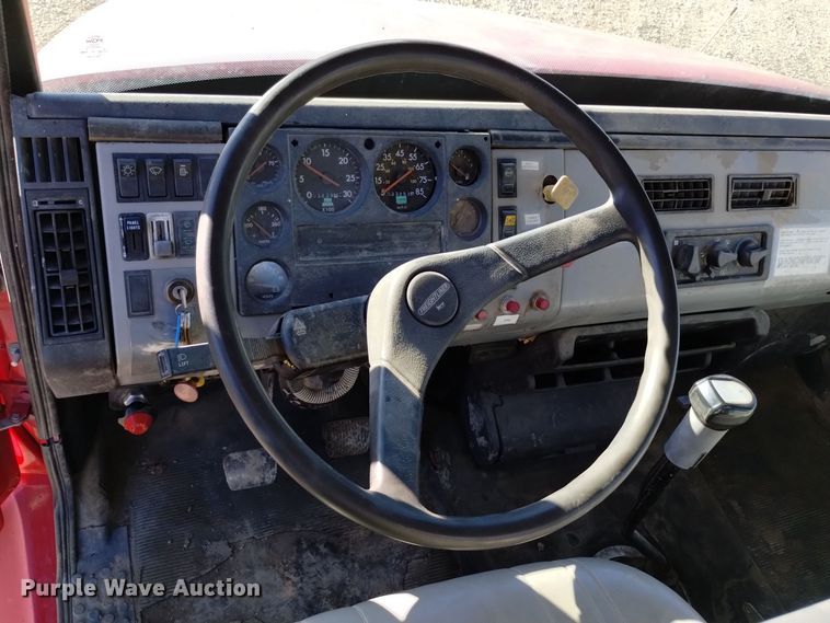 image for item DV6558 1995 Freightliner FL80 crane truck