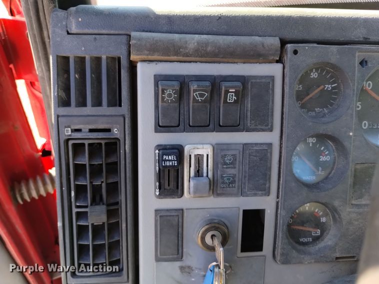 image for item DV6558 1995 Freightliner FL80 crane truck