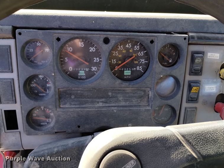 image for item DV6558 1995 Freightliner FL80 crane truck