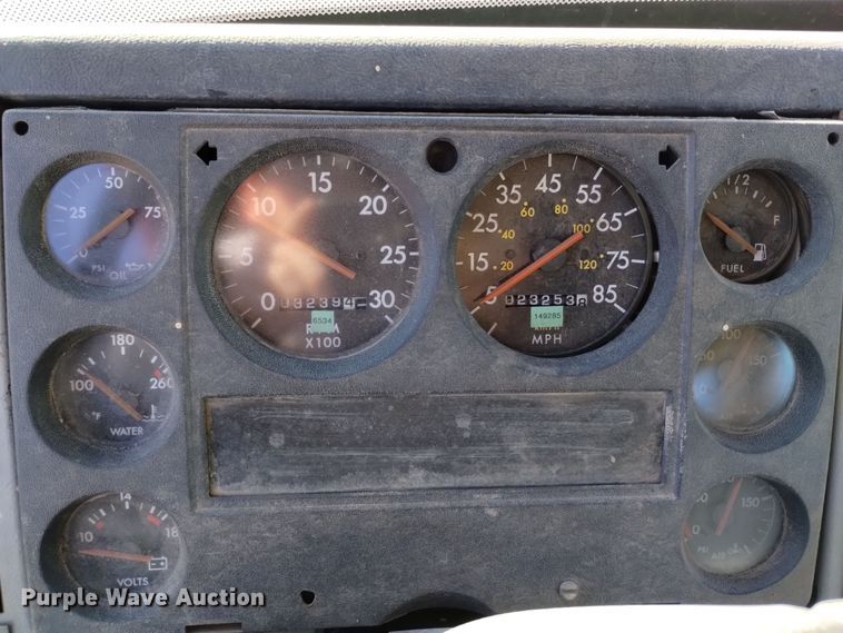 image for item DV6558 1995 Freightliner FL80 crane truck