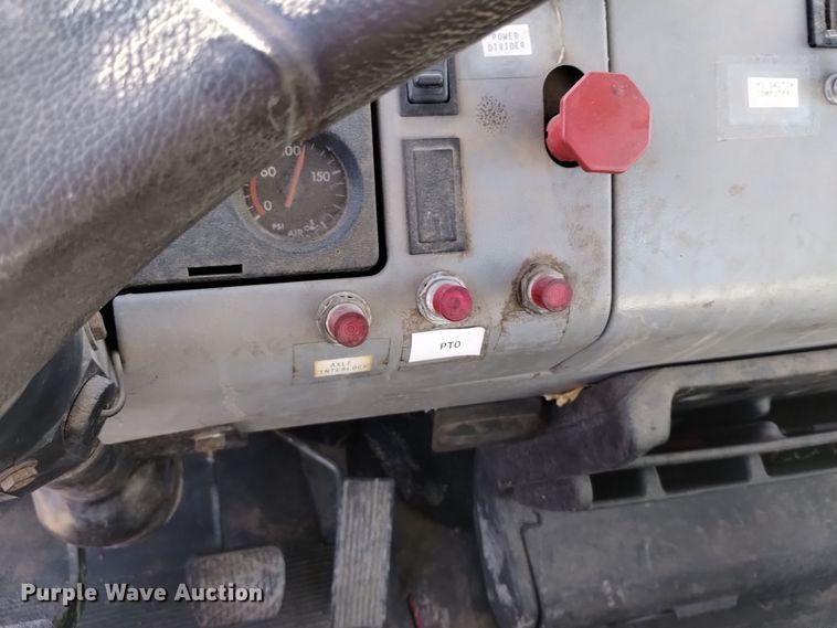 image for item DV6558 1995 Freightliner FL80 crane truck