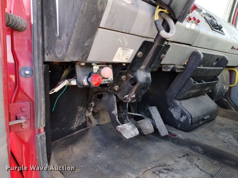 image for item DV6558 1995 Freightliner FL80 crane truck