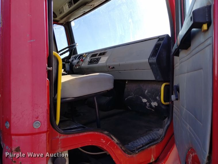 image for item DV6558 1995 Freightliner FL80 crane truck