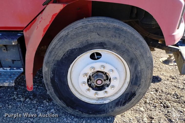 image for item DV6558 1995 Freightliner FL80 crane truck